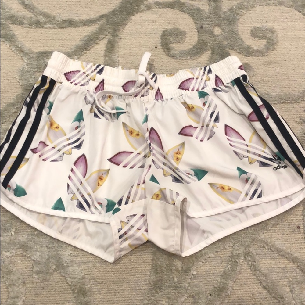 Cute white adidas shorts